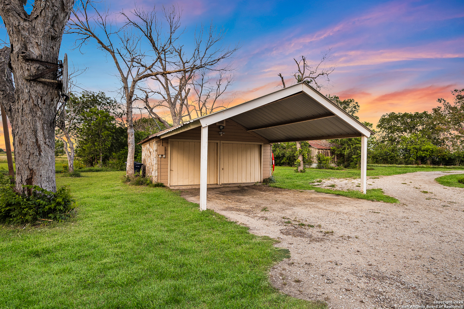2803 Haeckerville Cibolo TX 78108