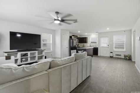 5839 Kendall Prairie San Antonio TX 78244