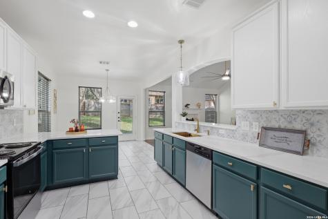 8819 Ash Meadow Universal City TX 78148