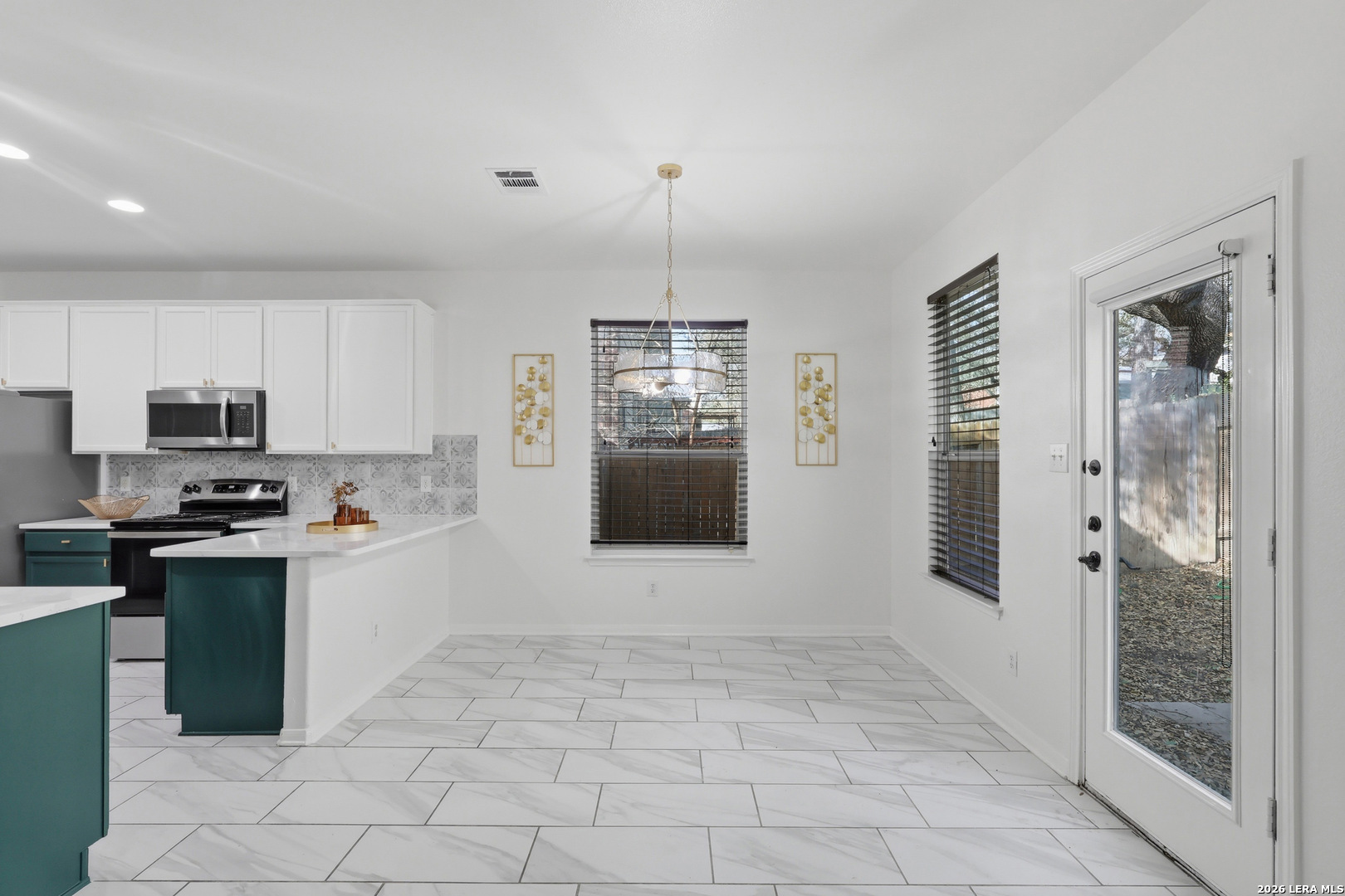 8819 Ash Meadow Universal City TX 78148