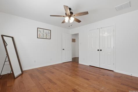 8819 Ash Meadow Universal City TX 78148