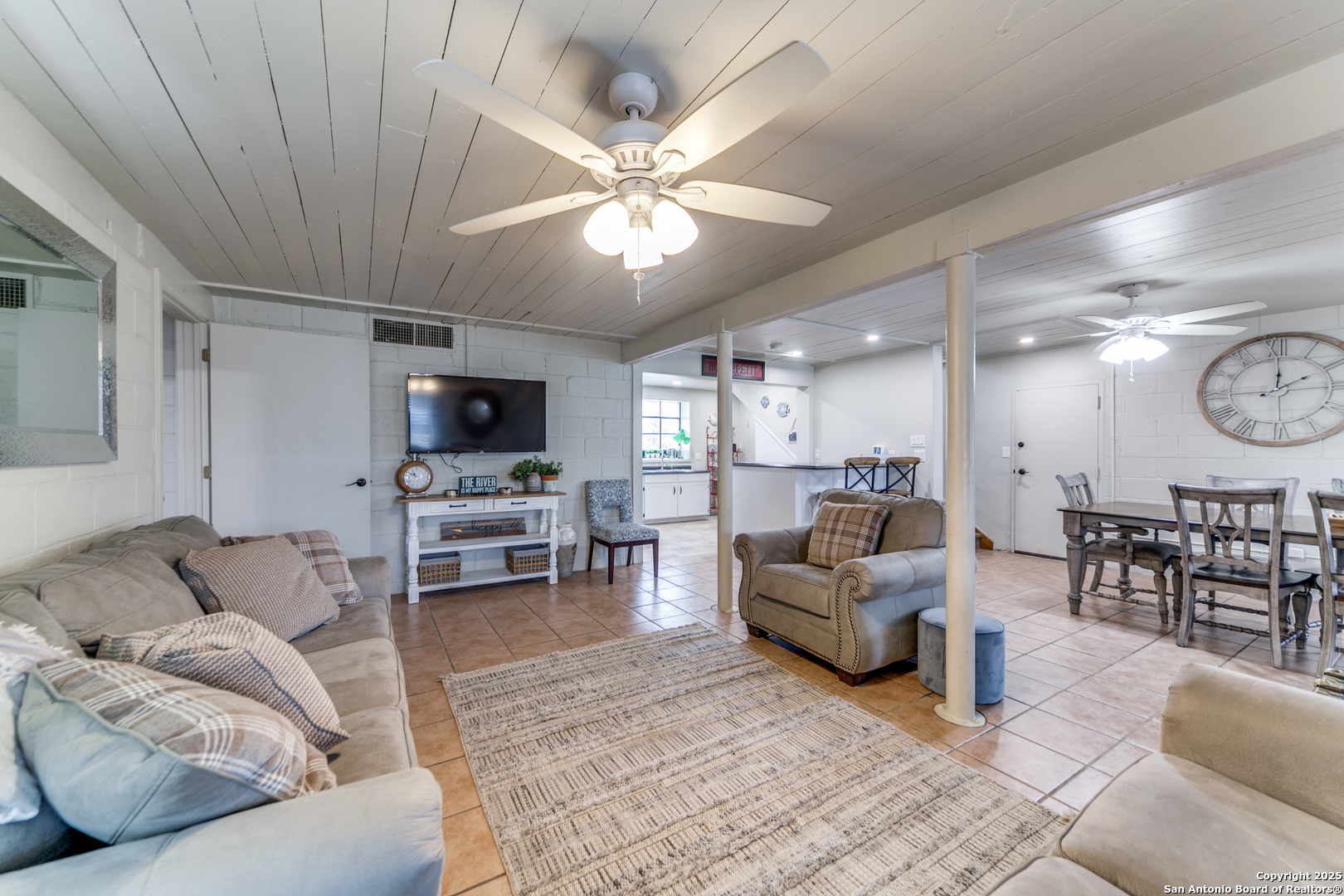 1391 Highway 39 Ingram TX 78025