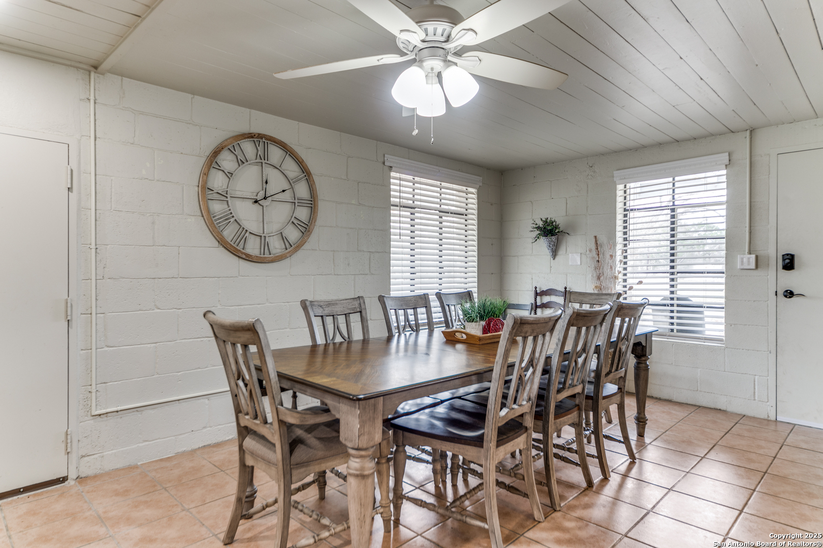 1391 Highway 39 Ingram TX 78025