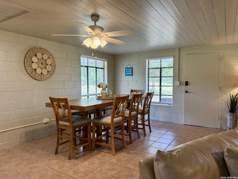1391 Highway 39 Ingram TX 78025