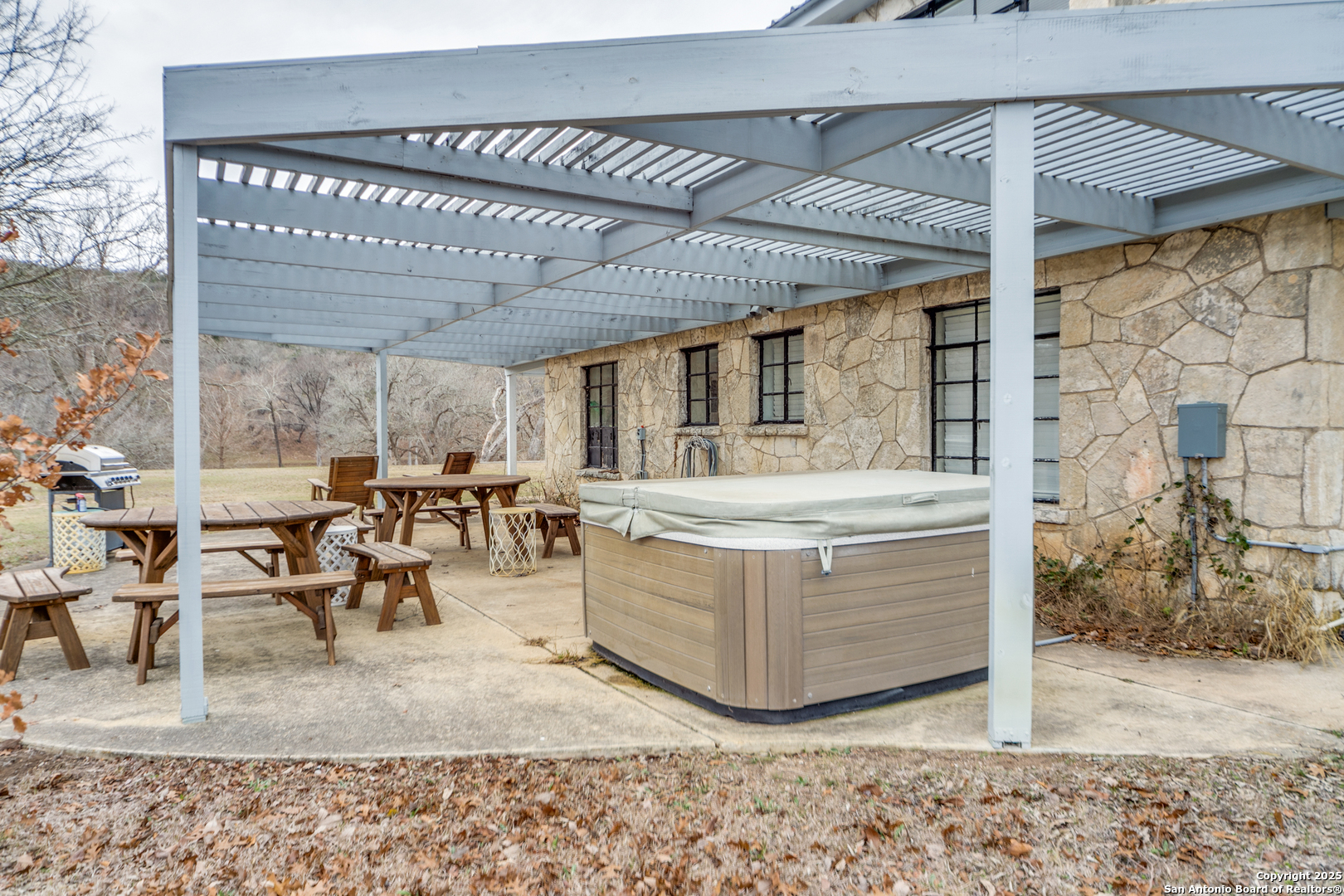 1391 Highway 39 Ingram TX 78025