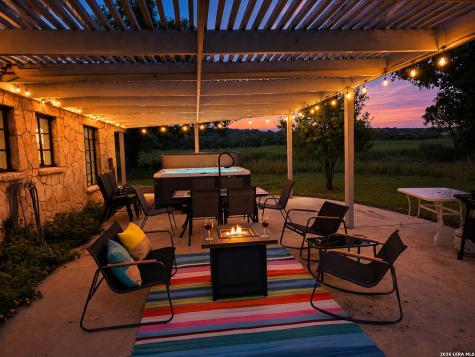 1391 Highway 39 Ingram TX 78025