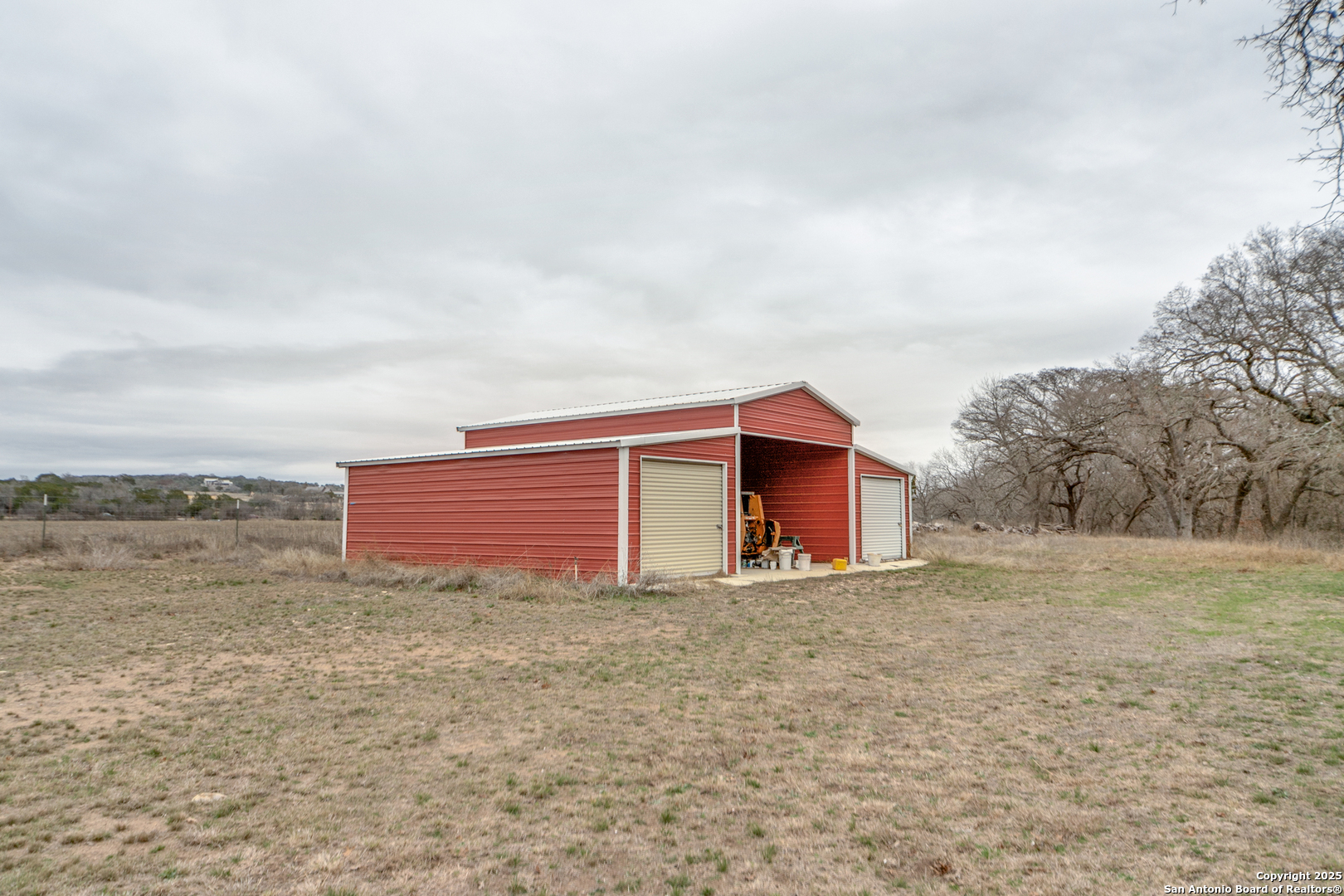 1391 Highway 39 Ingram TX 78025
