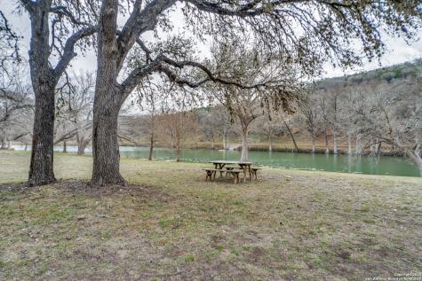1391 Highway 39 Ingram TX 78025