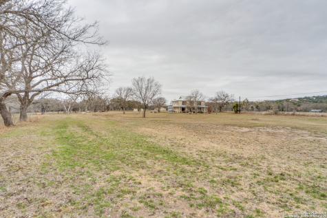 1391 Highway 39 Ingram TX 78025