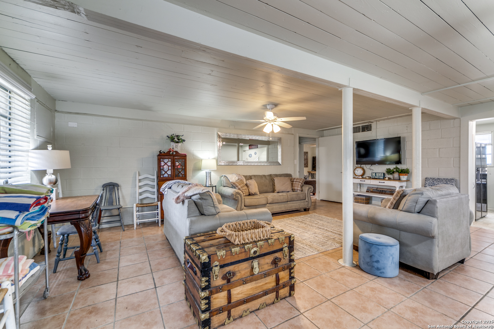 1391 Highway 39 Ingram TX 78025