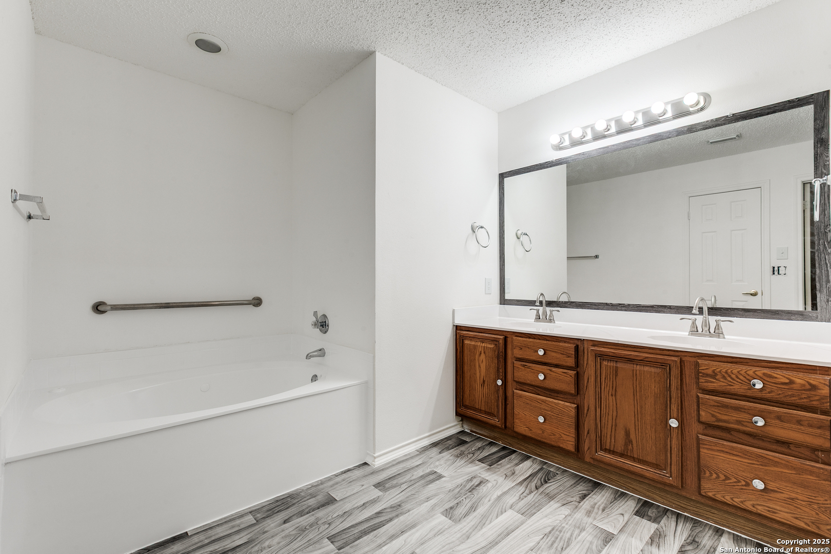 2328 Village Parkway San Antonio TX 78251