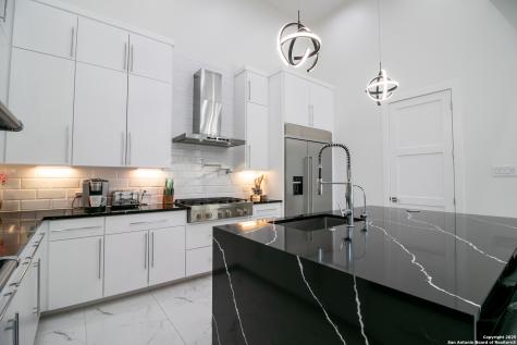 23610 Messina Canyon San Antonio TX 78255