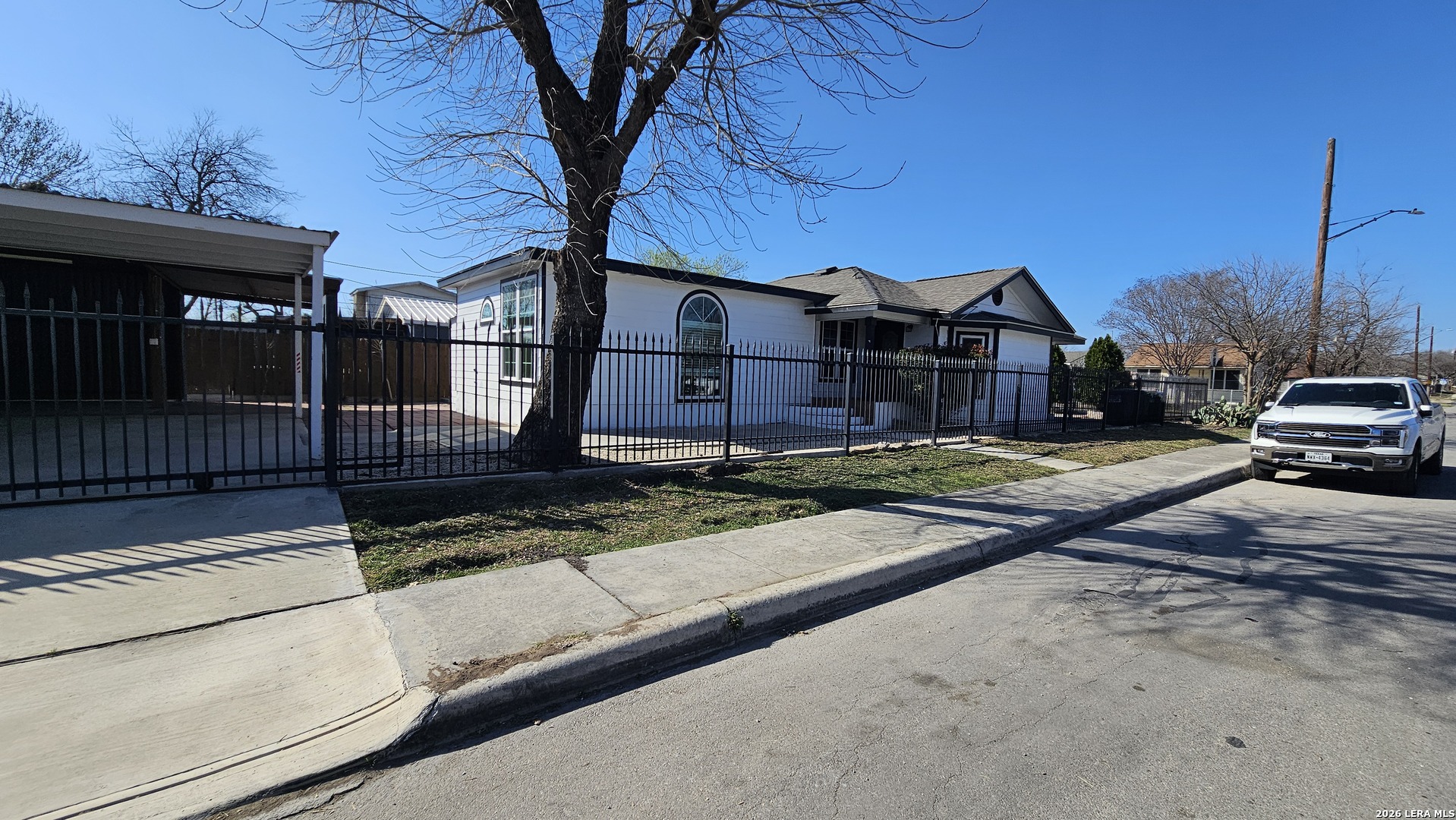 3902 W Salinas San Antonio TX 78207