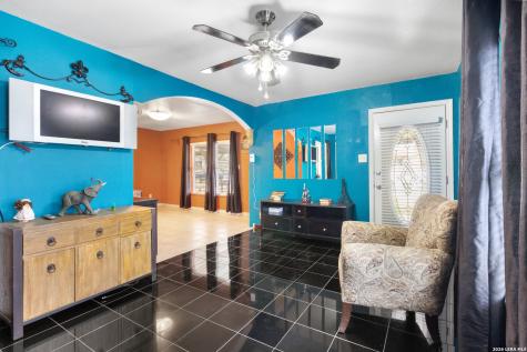 214 Schmeltzer Lane San Antonio TX 78213
