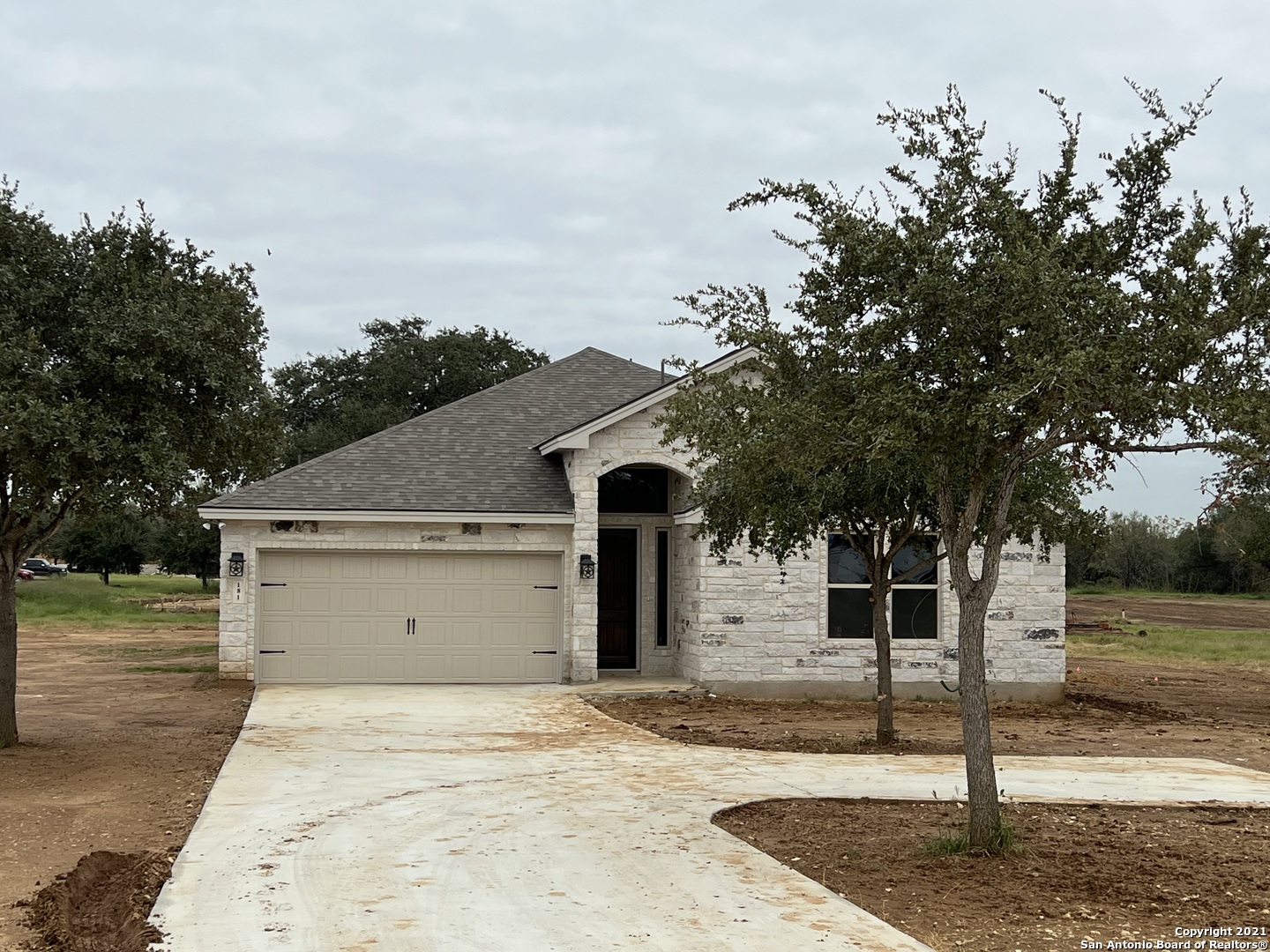181 E Medium Meadow Drive Lytle TX 78052