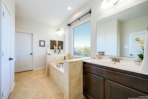 814 Artisan Way San Antonio TX 78260