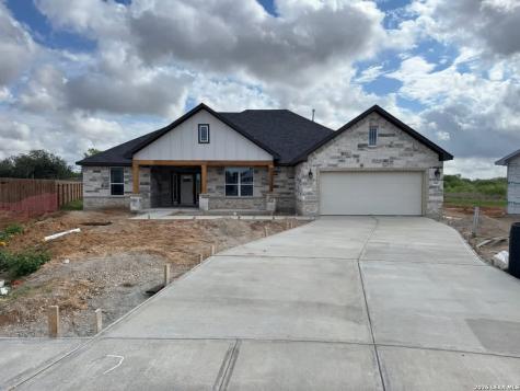 1586 Vista View Drive Pleasanton TX 78064