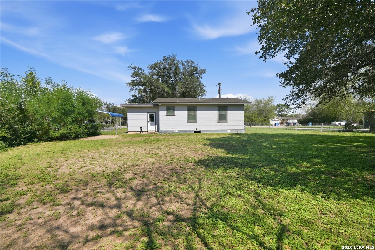112 Charles Street George West TX 78022