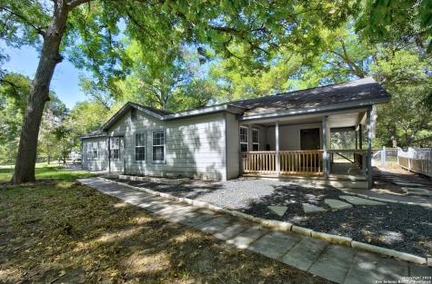 1172 Pecan Point Seguin TX 78155