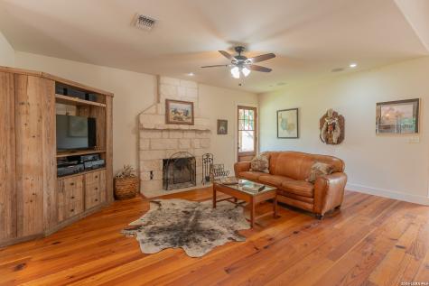 1690 Waterway Lane New Braunfels TX 78130