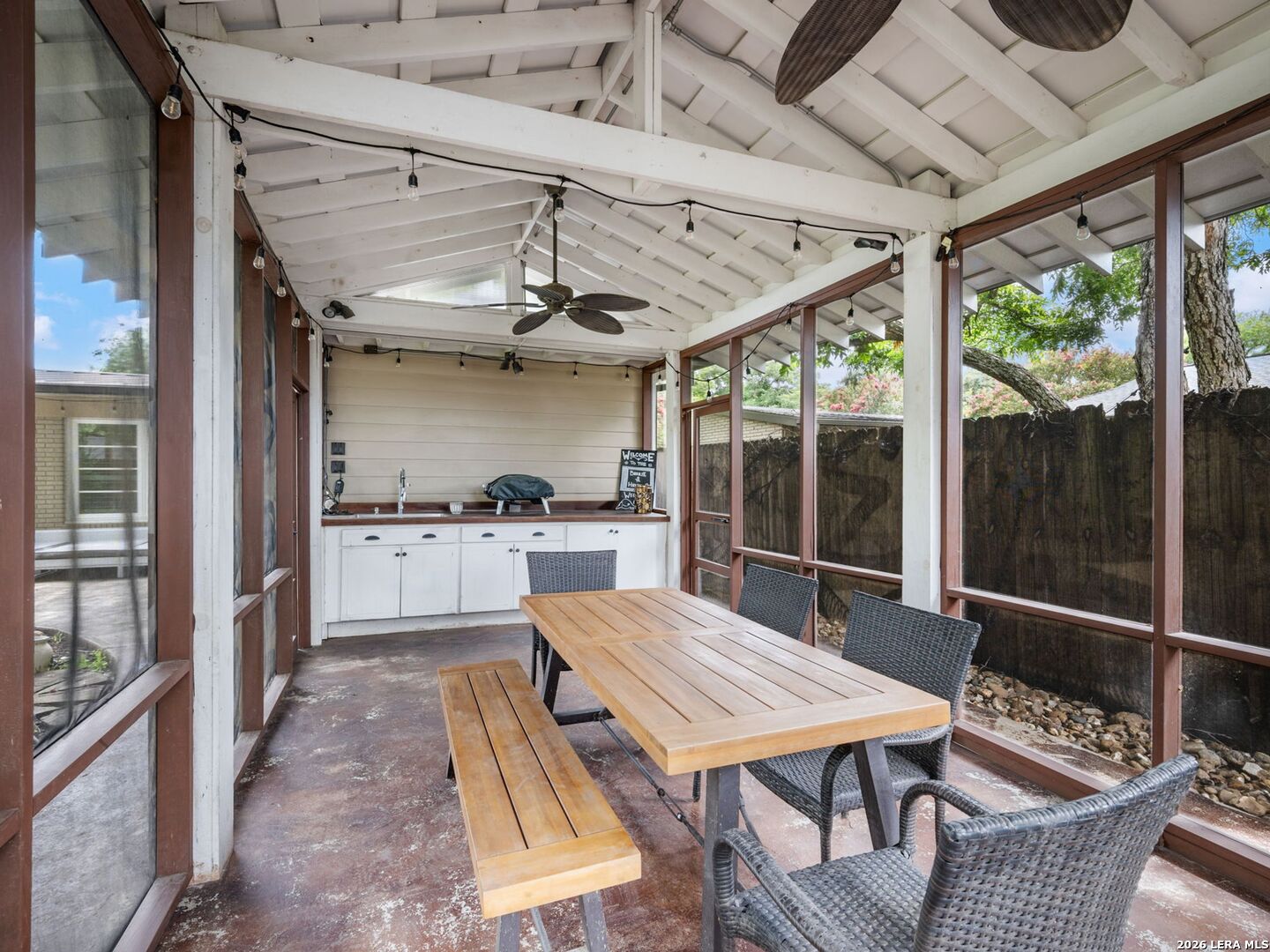 215 Ridgehaven San Antonio TX 78209