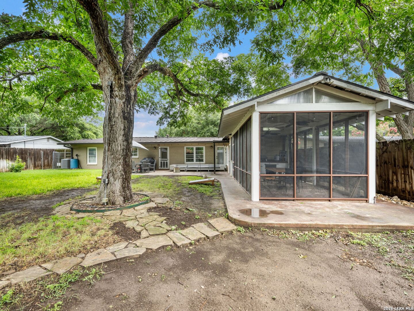 215 Ridgehaven San Antonio TX 78209
