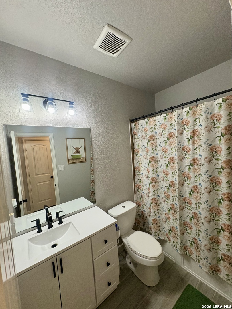 2566 Golden Rain San Antonio TX 78245