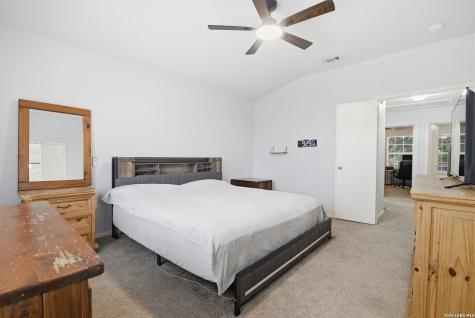 6806 Grapevine Lake San Antonio TX 78244