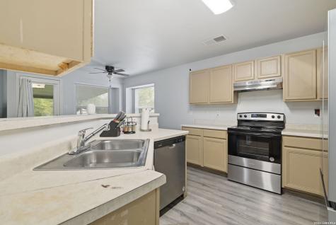 6806 Grapevine Lake San Antonio TX 78244