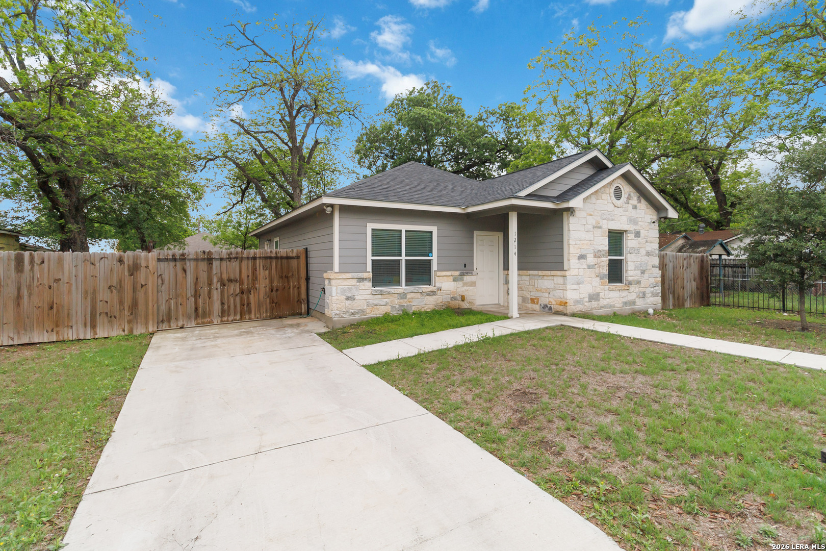 1214 Chalmers Avenue San Antonio TX 78211