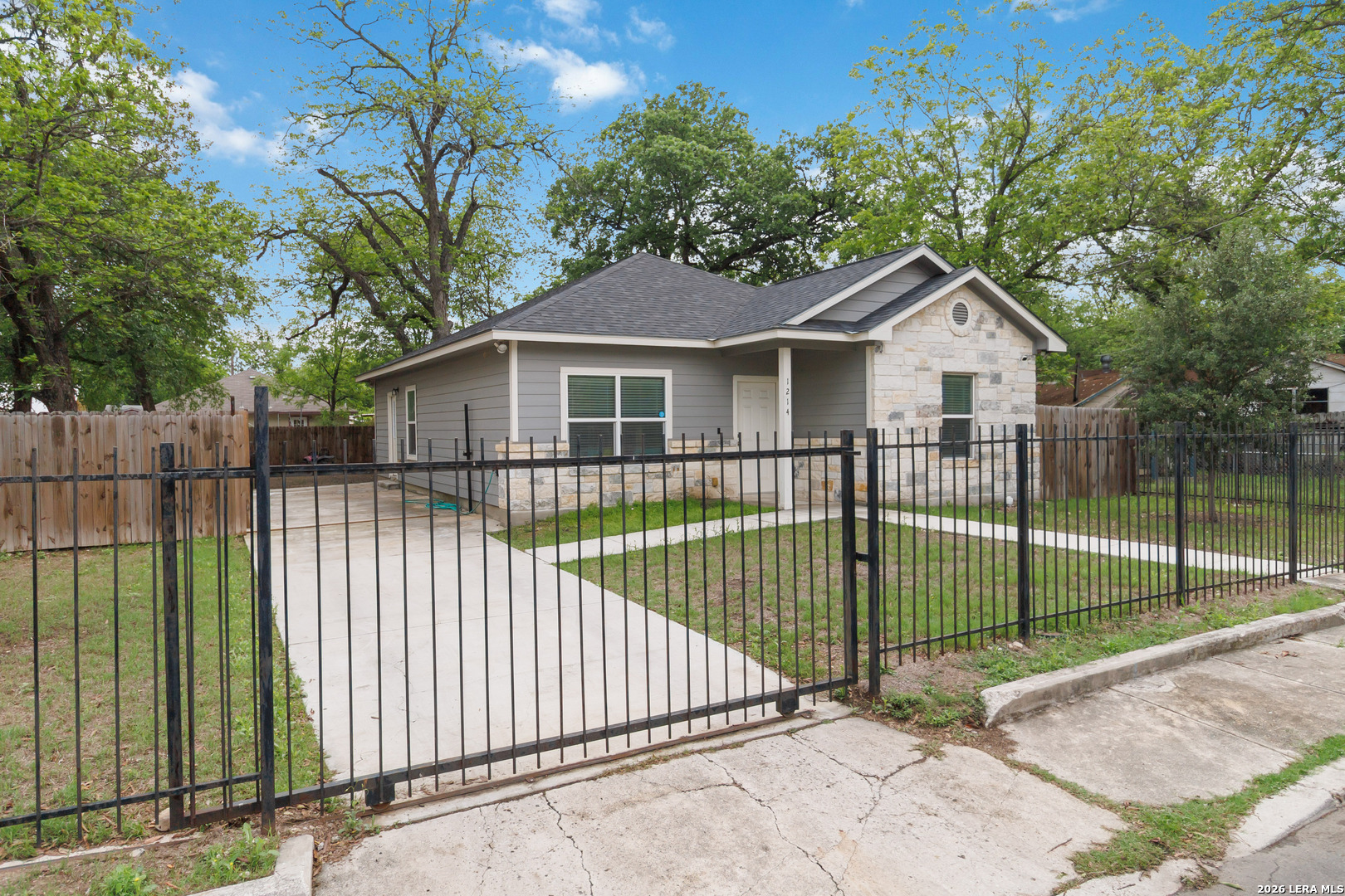 1214 Chalmers Avenue San Antonio TX 78211