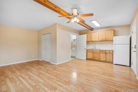 140 Lake Terrace Drive Lakehills TX 78063