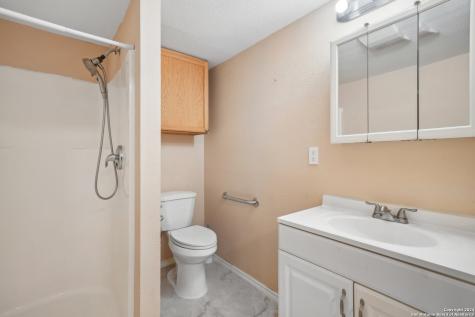 140 Lake Terrace Drive Lakehills TX 78063