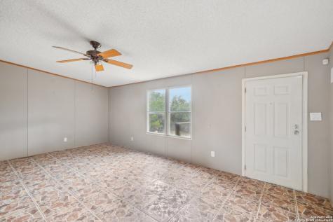 140 Lake Terrace Drive Lakehills TX 78063