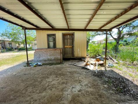 312 James Street Brackettville TX 78832