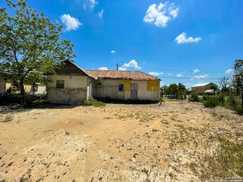 312 James Street Brackettville TX 78832