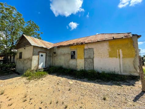 312 James Street Brackettville TX 78832