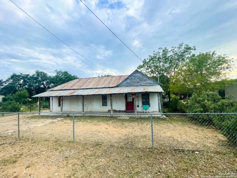 312 James Street Brackettville TX 78832
