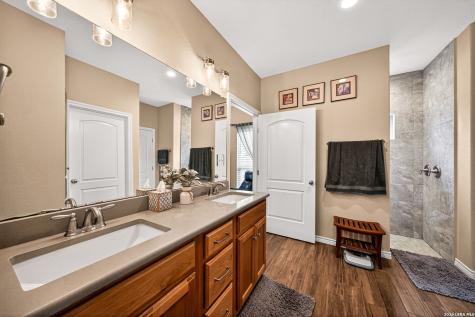 1705 Crooked Creek Drive Pleasanton TX 78064