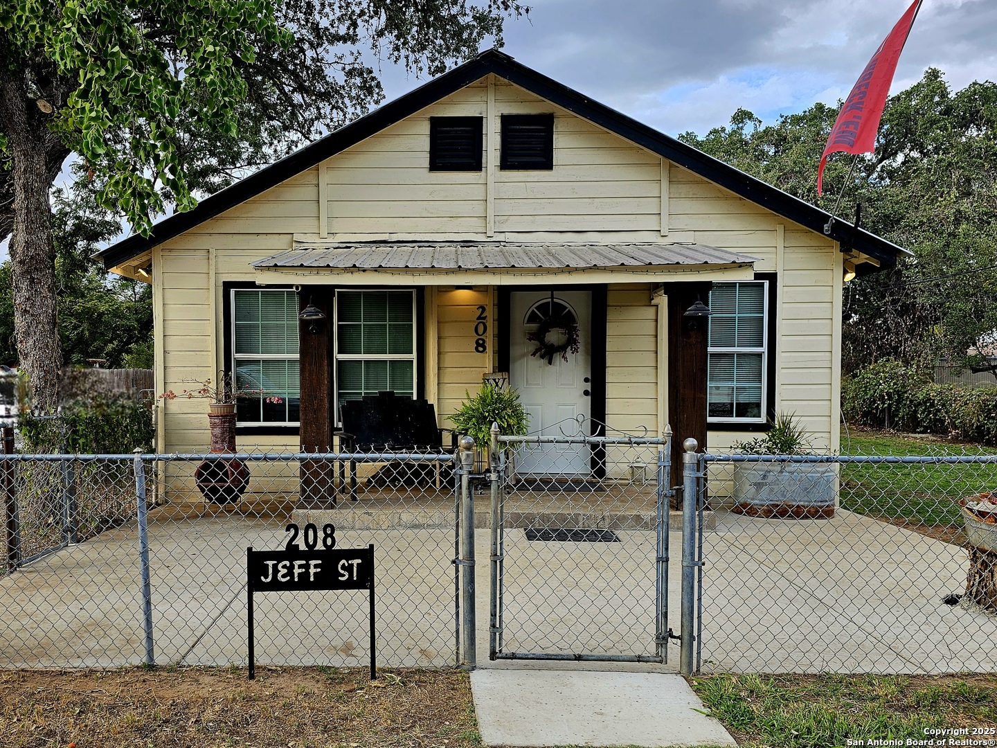 208 Jeff Pleasanton TX 78064
