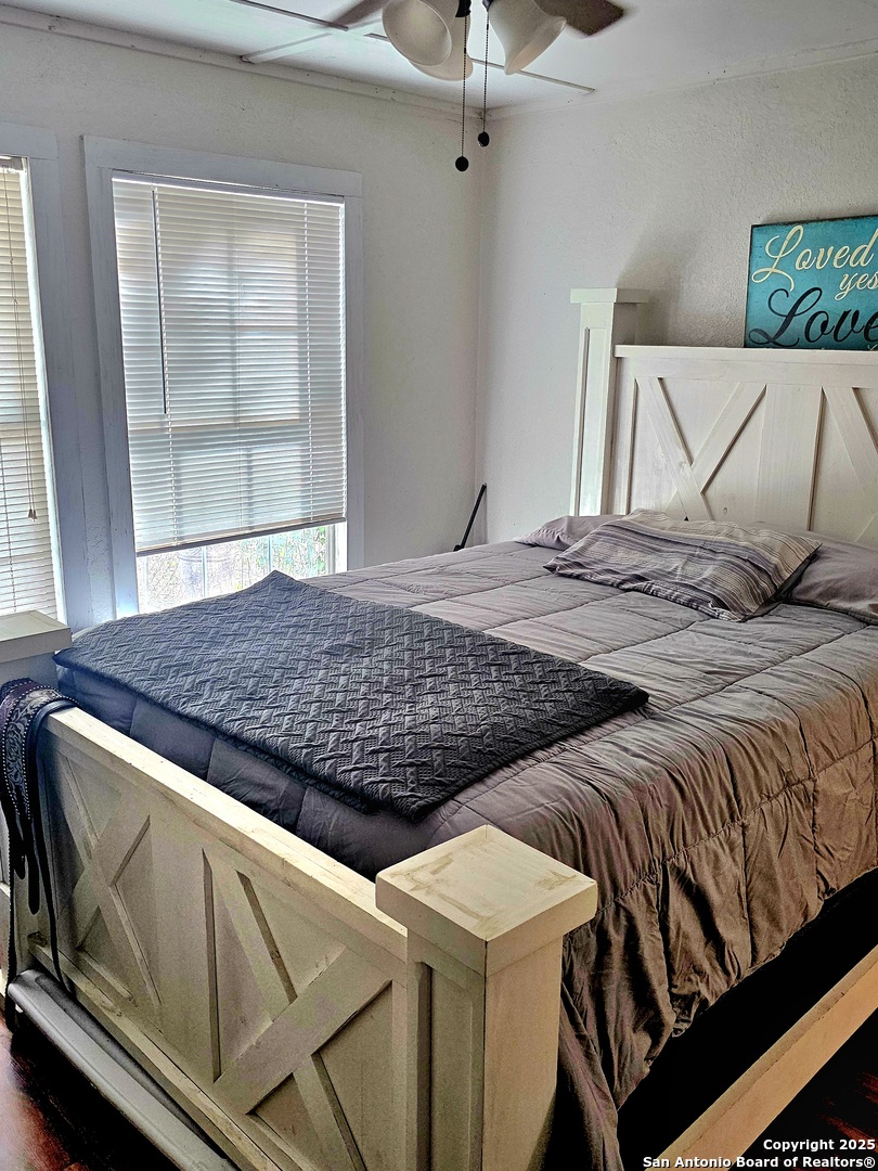 208 Jeff Pleasanton TX 78064