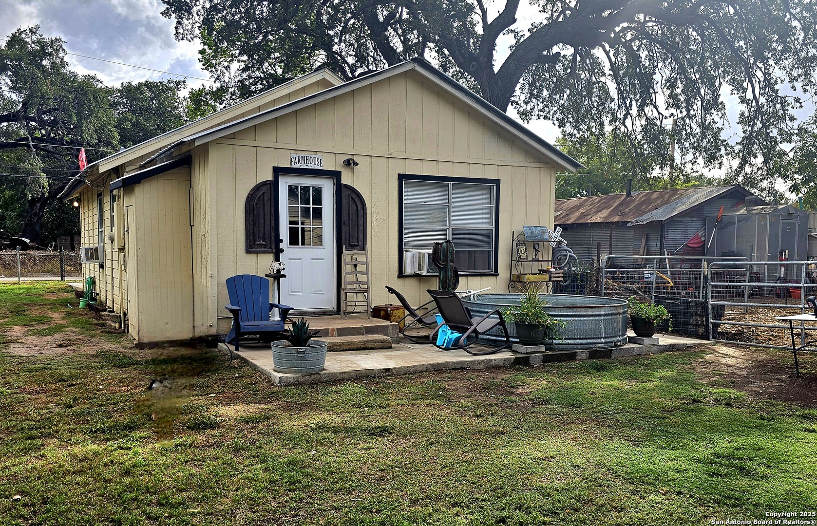 208 Jeff Pleasanton TX 78064