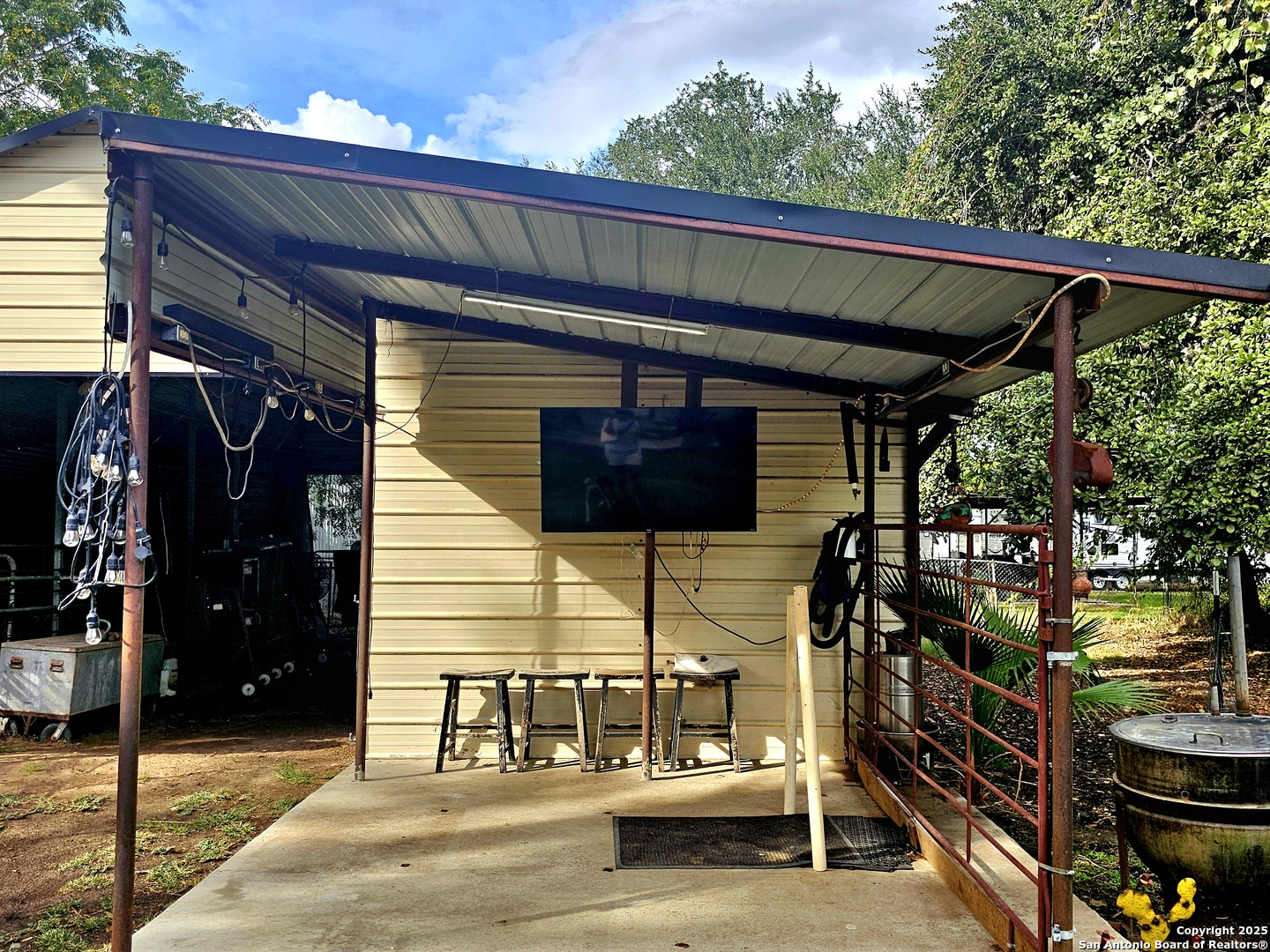 208 Jeff Pleasanton TX 78064