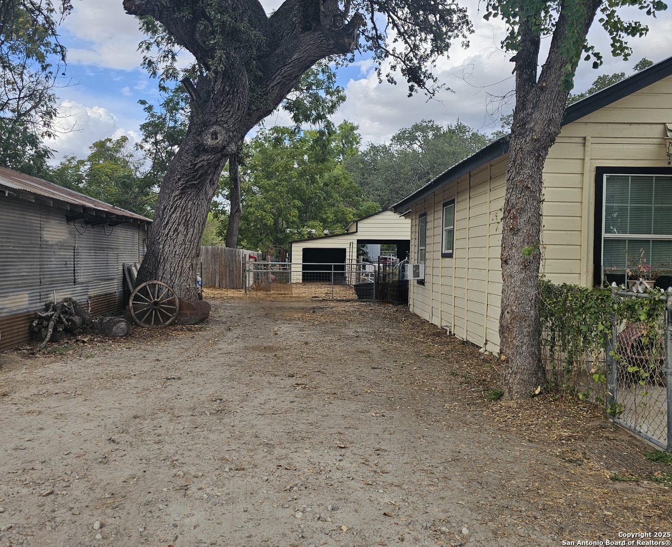 208 Jeff Pleasanton TX 78064
