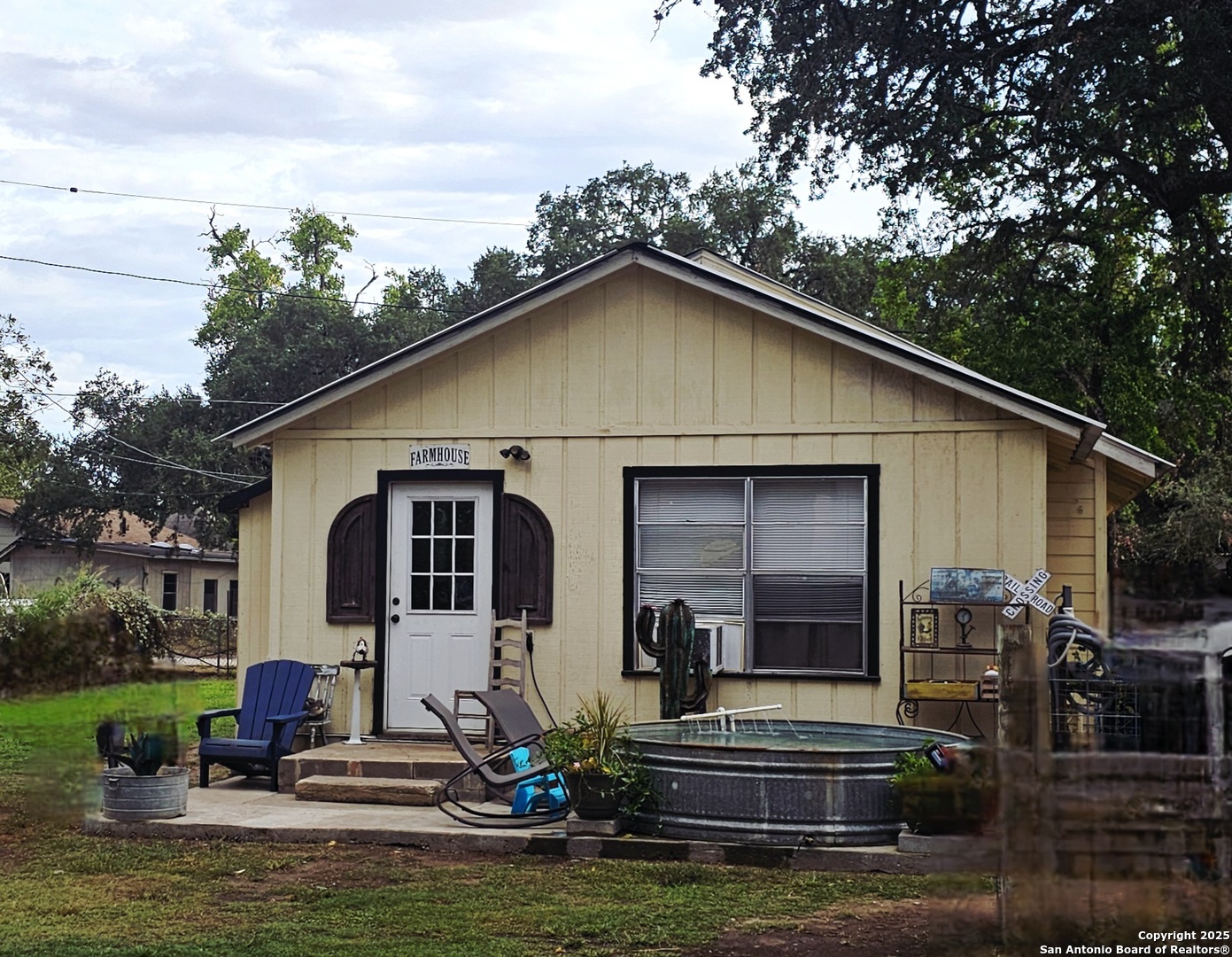 208 Jeff Pleasanton TX 78064
