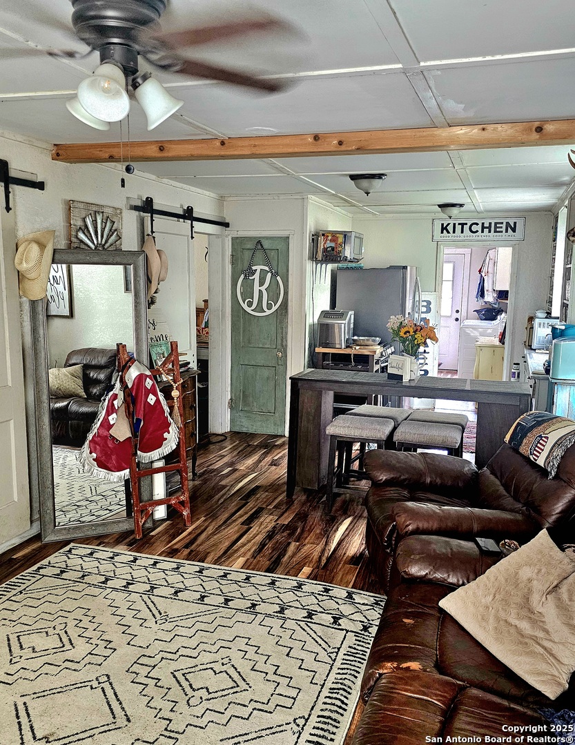208 Jeff Pleasanton TX 78064