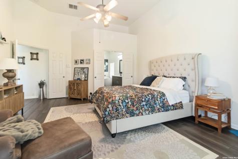 906 Desert Bluff San Antonio TX 78258
