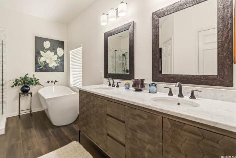 906 Desert Bluff San Antonio TX 78258