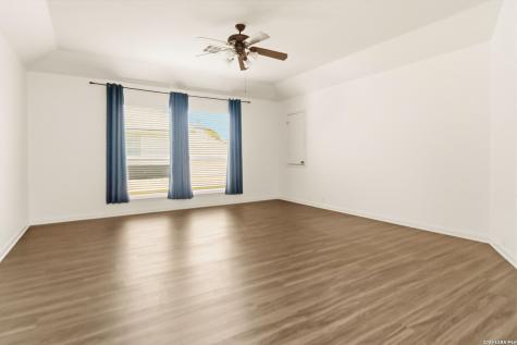 906 Desert Bluff San Antonio TX 78258