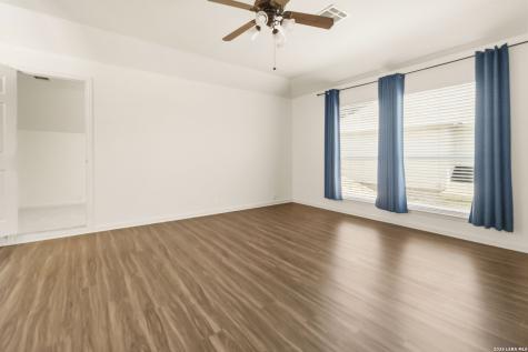906 Desert Bluff San Antonio TX 78258